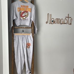 NBA Cleveland cavaliers cropped sweatshirt and sweatpants size Women’s Medium.